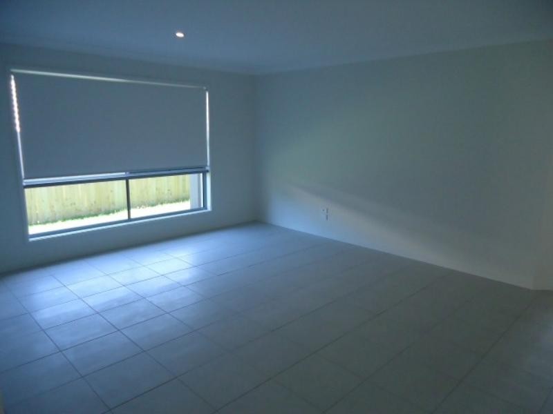 33 Hume Cct, Warner QLD 4500