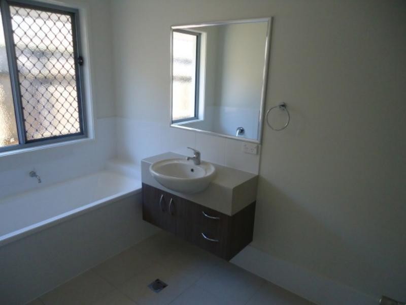 33 Hume Cct, Warner QLD 4500