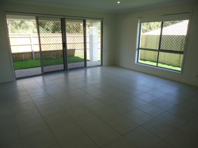 33 Hume Cct, Warner QLD 4500