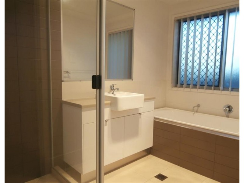 74 Central Green Dr, Narangba QLD 4504