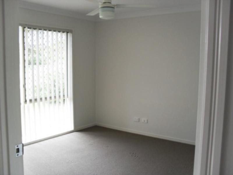 36 Wellers St, Pacific Pines QLD 4211