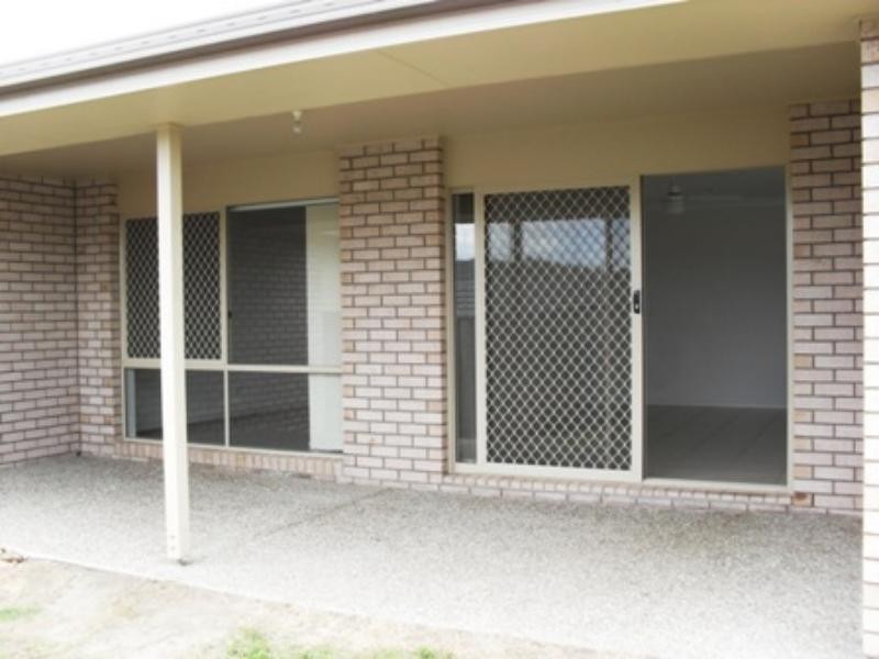 36 Wellers St, Pacific Pines QLD 4211