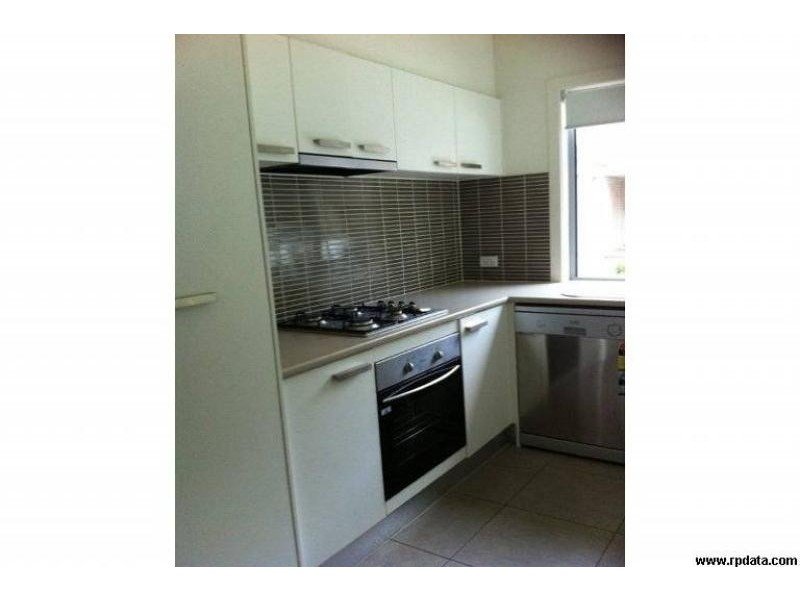 9/16-18 Geoff Wolter  Dr, Molendinar QLD 4214