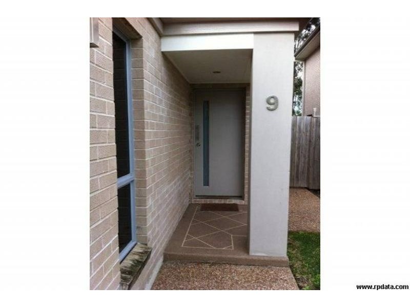 9/16-18 Geoff Wolter  Dr, Molendinar QLD 4214
