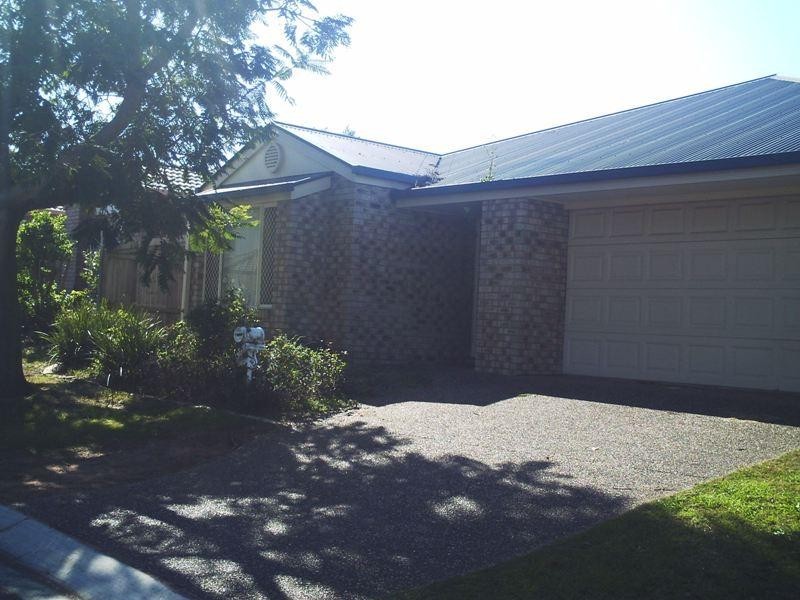 20 Magnolia  Gr, Robertson QLD 4109