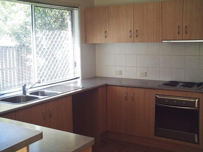 20 Magnolia  Gr, Robertson QLD 4109