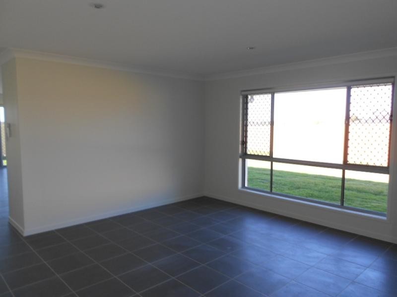 5 Carnell  St, Goodna QLD 4300