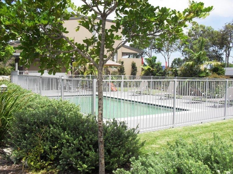 13/446 Pine Ridge Rd, Coombabah QLD 4216