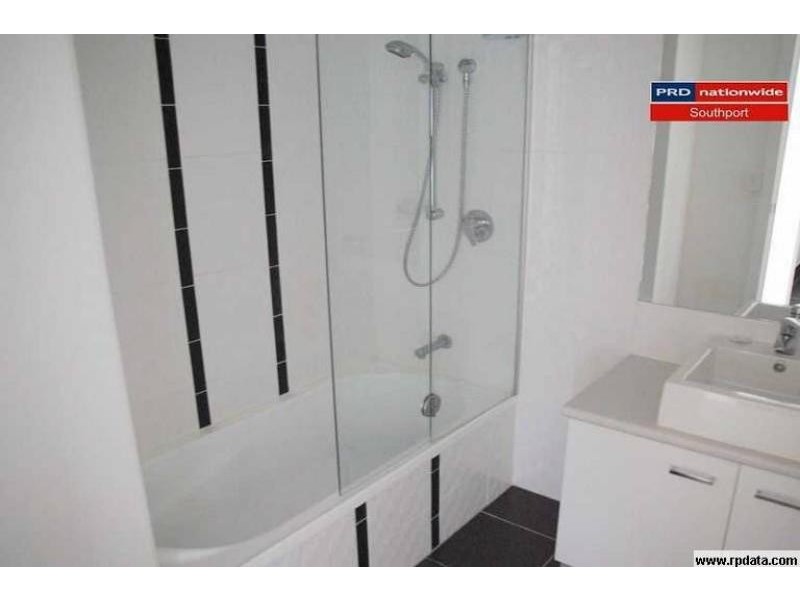 11/15 Lloyd  St, Southport QLD 4215