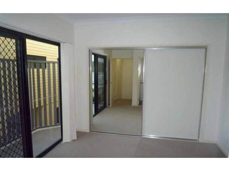 2/48 Glenalva  Tce, Enoggera QLD 4051