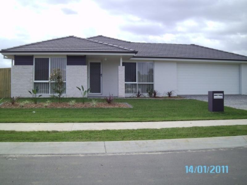 42 Adam St, Beachmere QLD 4510