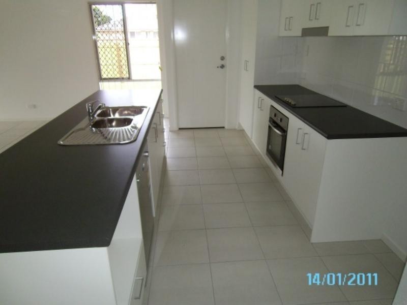 42 Adam St, Beachmere QLD 4510