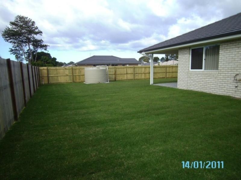 42 Adam St, Beachmere QLD 4510