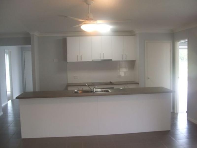 8 Camphor Ct, Victoria Point QLD 4165