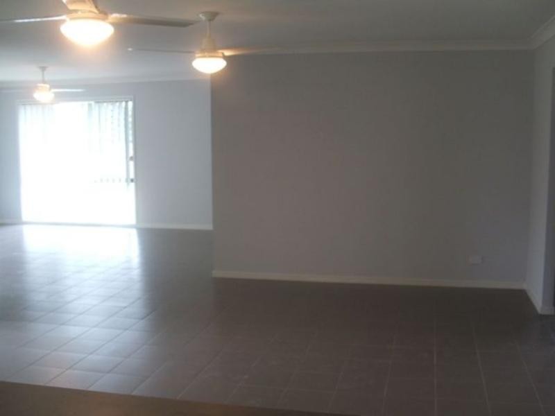 8 Camphor Ct, Victoria Point QLD 4165