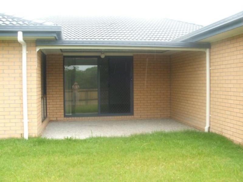 8 Camphor Ct, Victoria Point QLD 4165