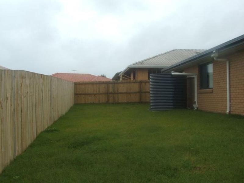 8 Camphor Ct, Victoria Point QLD 4165