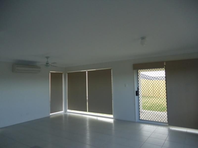 16 Moor  Cct, Warner QLD 4500
