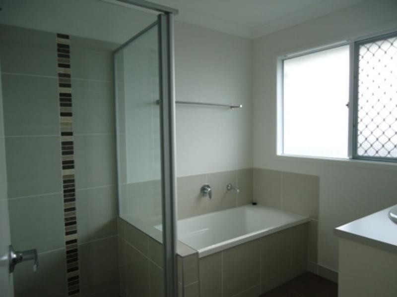 16 Moor  Cct, Warner QLD 4500