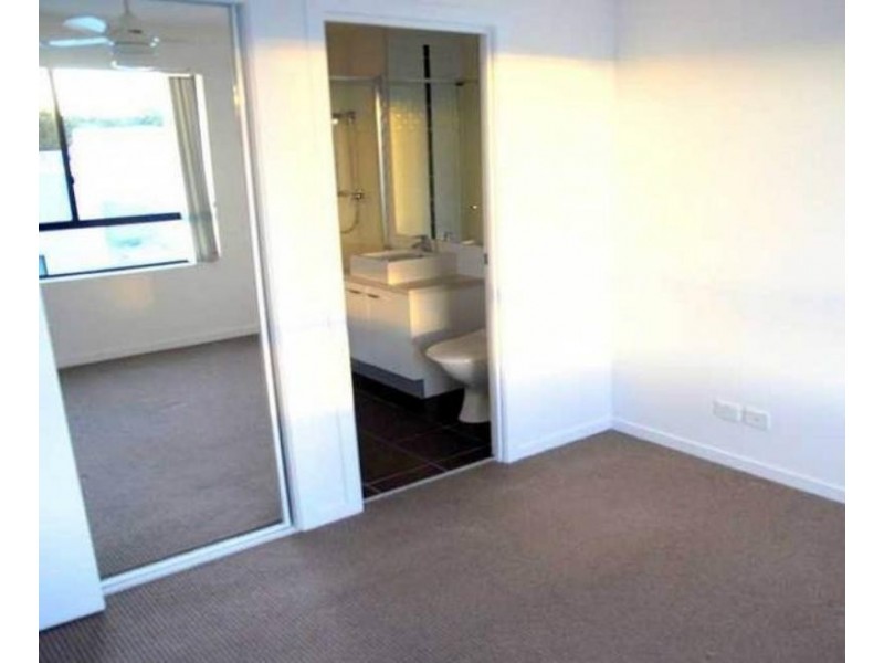 10/15 Lloyd  St, Southport QLD 4215