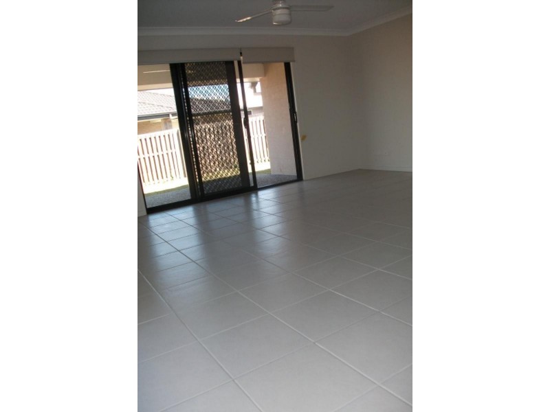 8 Crestwood St, Bahrs Scrub QLD 4207