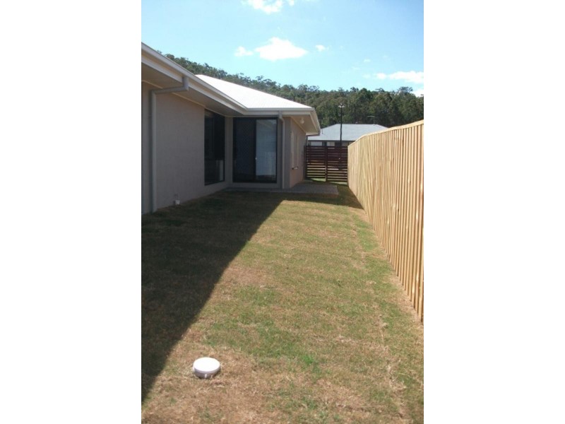 8 Crestwood St, Bahrs Scrub QLD 4207