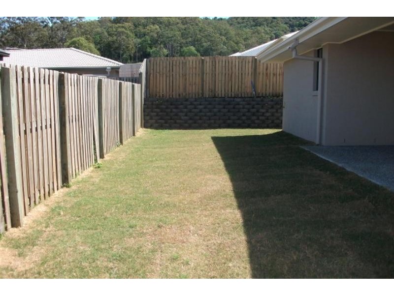 8 Crestwood St, Bahrs Scrub QLD 4207