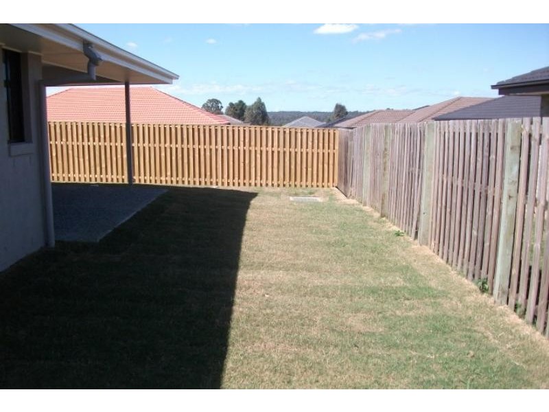 8 Crestwood St, Bahrs Scrub QLD 4207