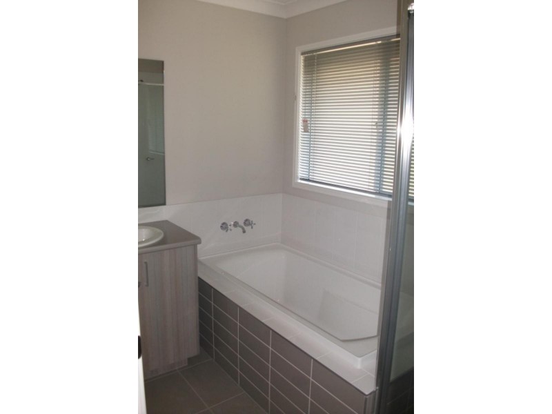 15 Skyline Cct, Bahrs Scrub QLD 4207