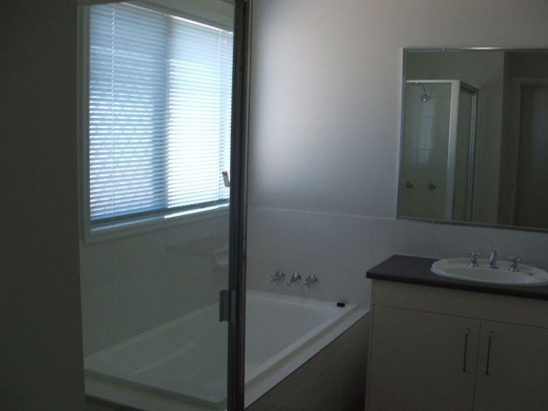 2 Camphor Ct, Victoria Point QLD 4165