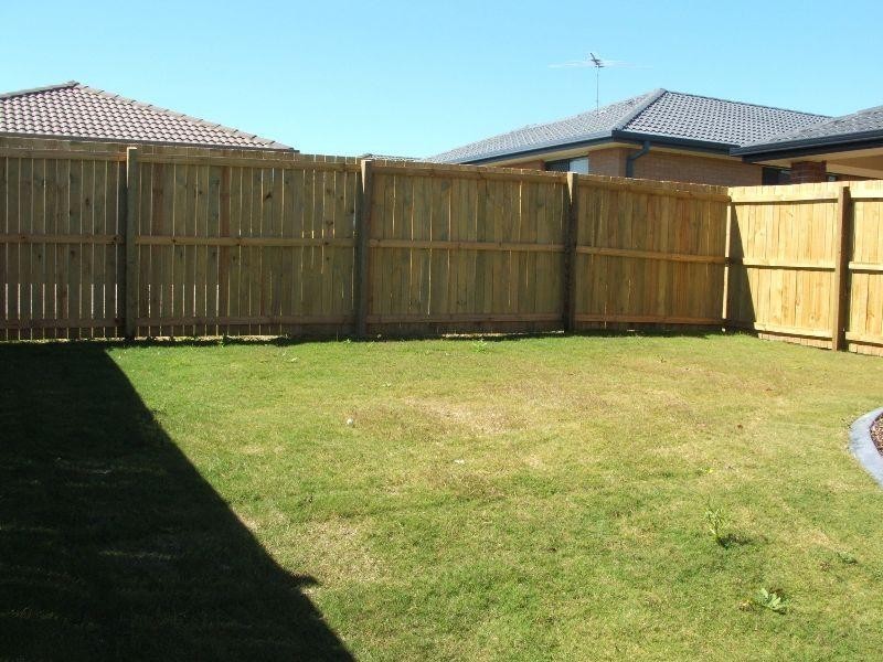 2 Camphor Ct, Victoria Point QLD 4165