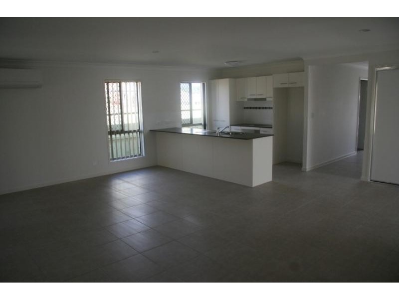 52 Bella  Bvd, Willow Vale QLD 4209
