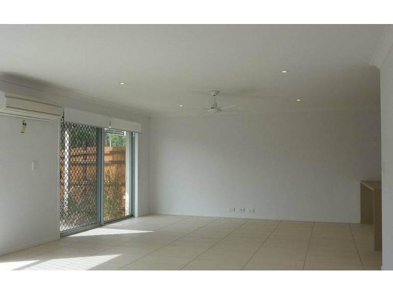 3/446-448 Pine Ridge Rd, Coombabah QLD 4216