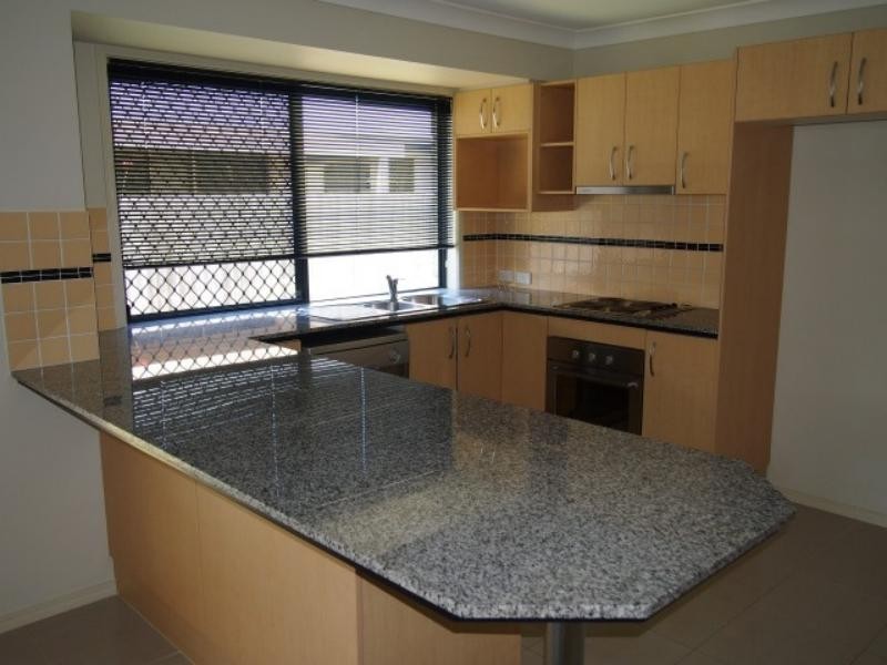 4/161 Colburn  Ave, Victoria Point QLD 4165