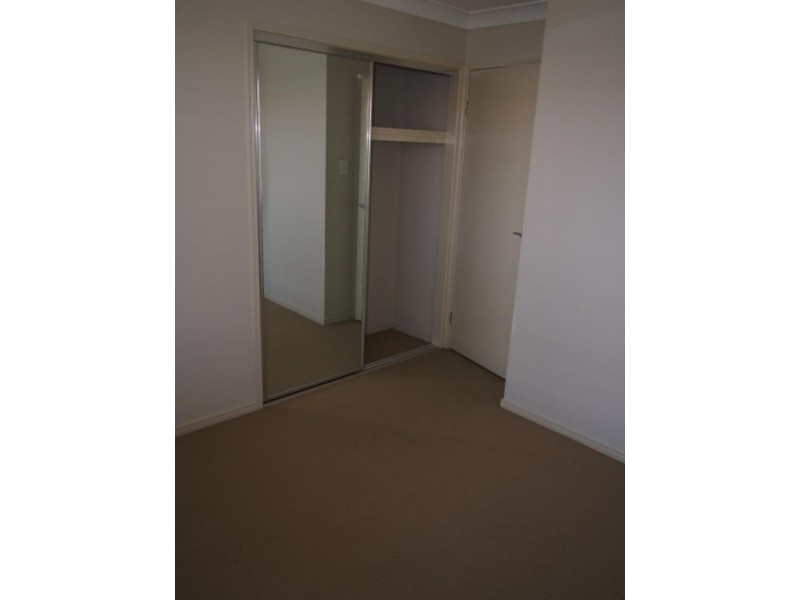 4/161 Colburn  Ave, Victoria Point QLD 4165