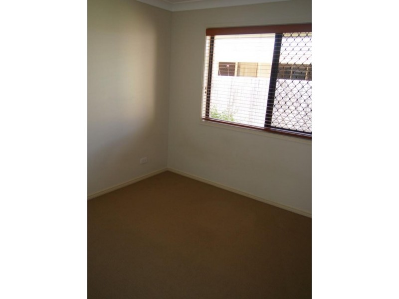 4/161 Colburn  Ave, Victoria Point QLD 4165