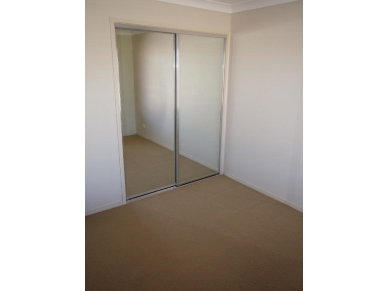 4/161 Colburn  Ave, Victoria Point QLD 4165