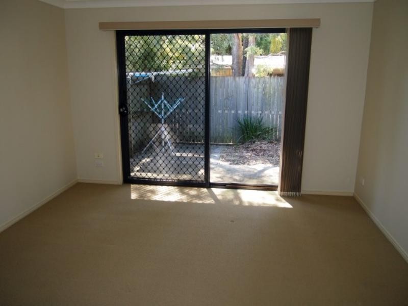 4/161 Colburn  Ave, Victoria Point QLD 4165