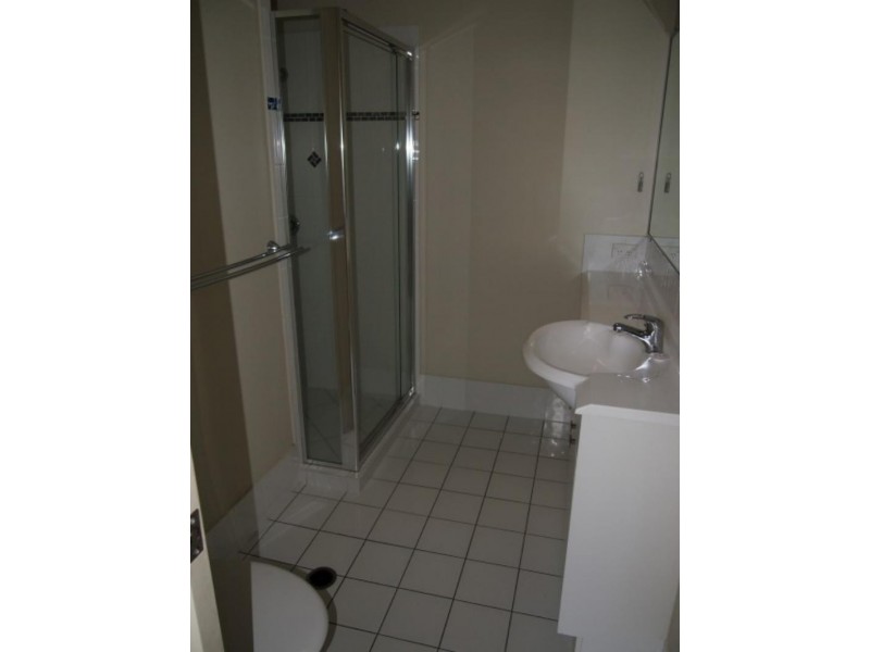 4/161 Colburn  Ave, Victoria Point QLD 4165