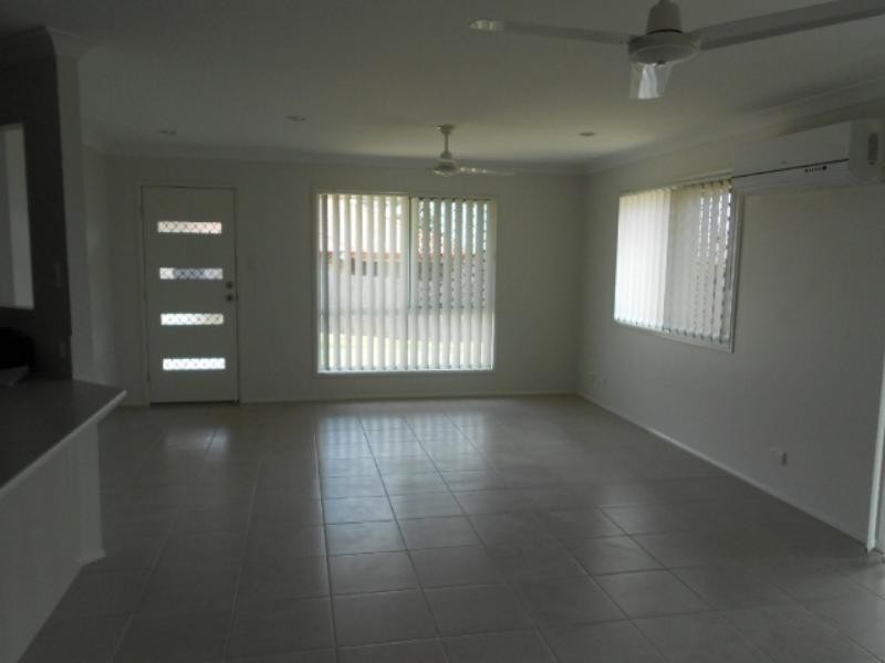 6 Renee St, Redbank Plains QLD 4301