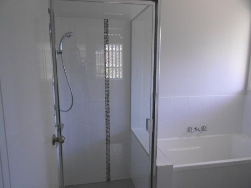 6 Renee St, Redbank Plains QLD 4301