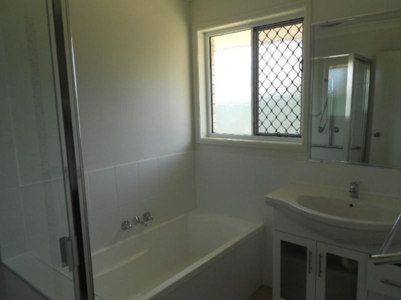 6 Renee St, Redbank Plains QLD 4301