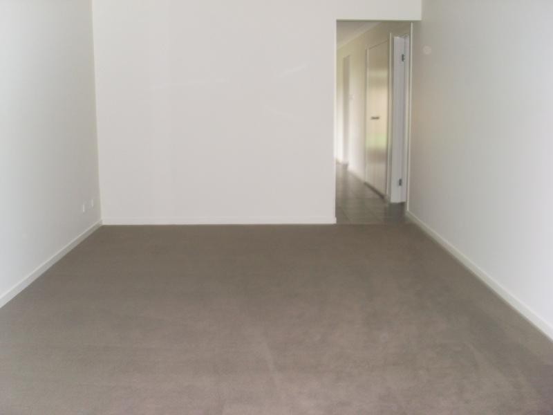 18 Huntley Cres, Redbank Plains QLD 4301