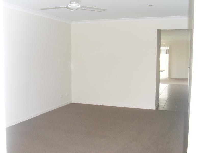 18 Huntley Cres, Redbank Plains QLD 4301