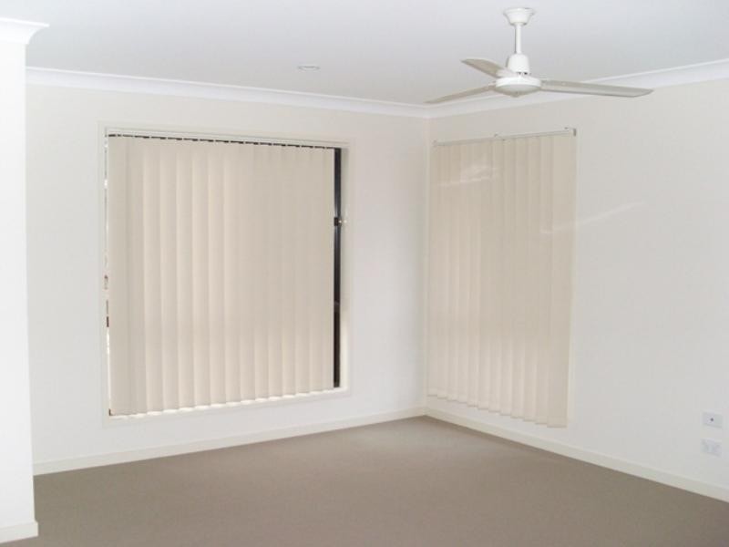 9 Salomon Ct, Goodna QLD 4300