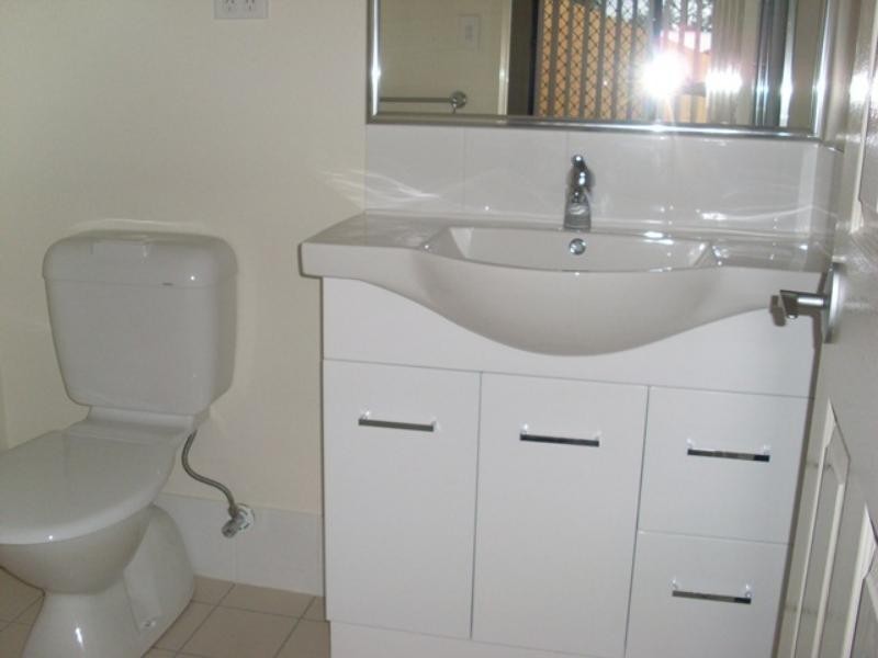 9 Salomon Ct, Goodna QLD 4300