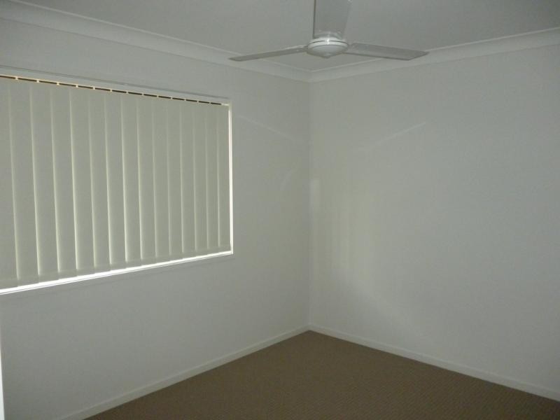 73 Fred Pham Cres, Doolandella QLD 4077