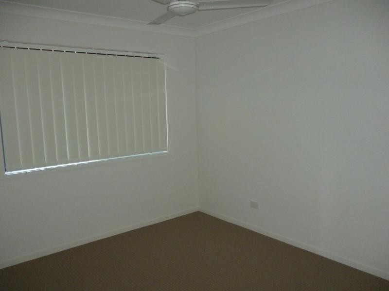 73 Fred Pham Cres, Doolandella QLD 4077