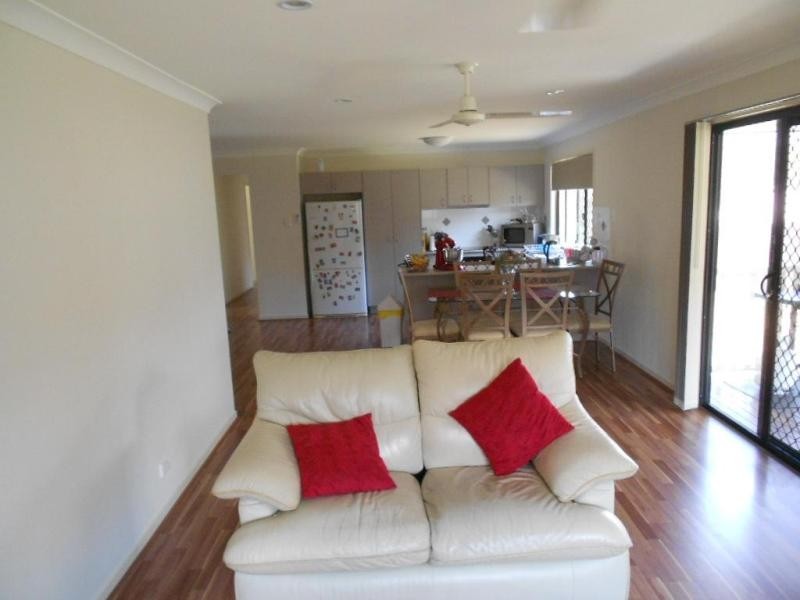 4 Sienna Pl, Redbank Plains QLD 4301