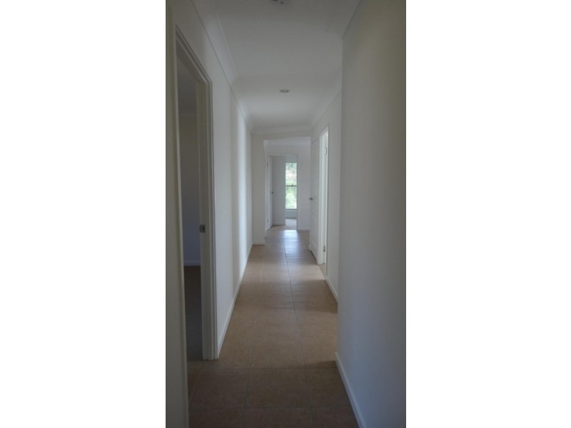 8 Blackstump Ct, Gilston QLD 4211